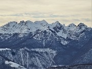 40 Vista verso le creste del Resegone 